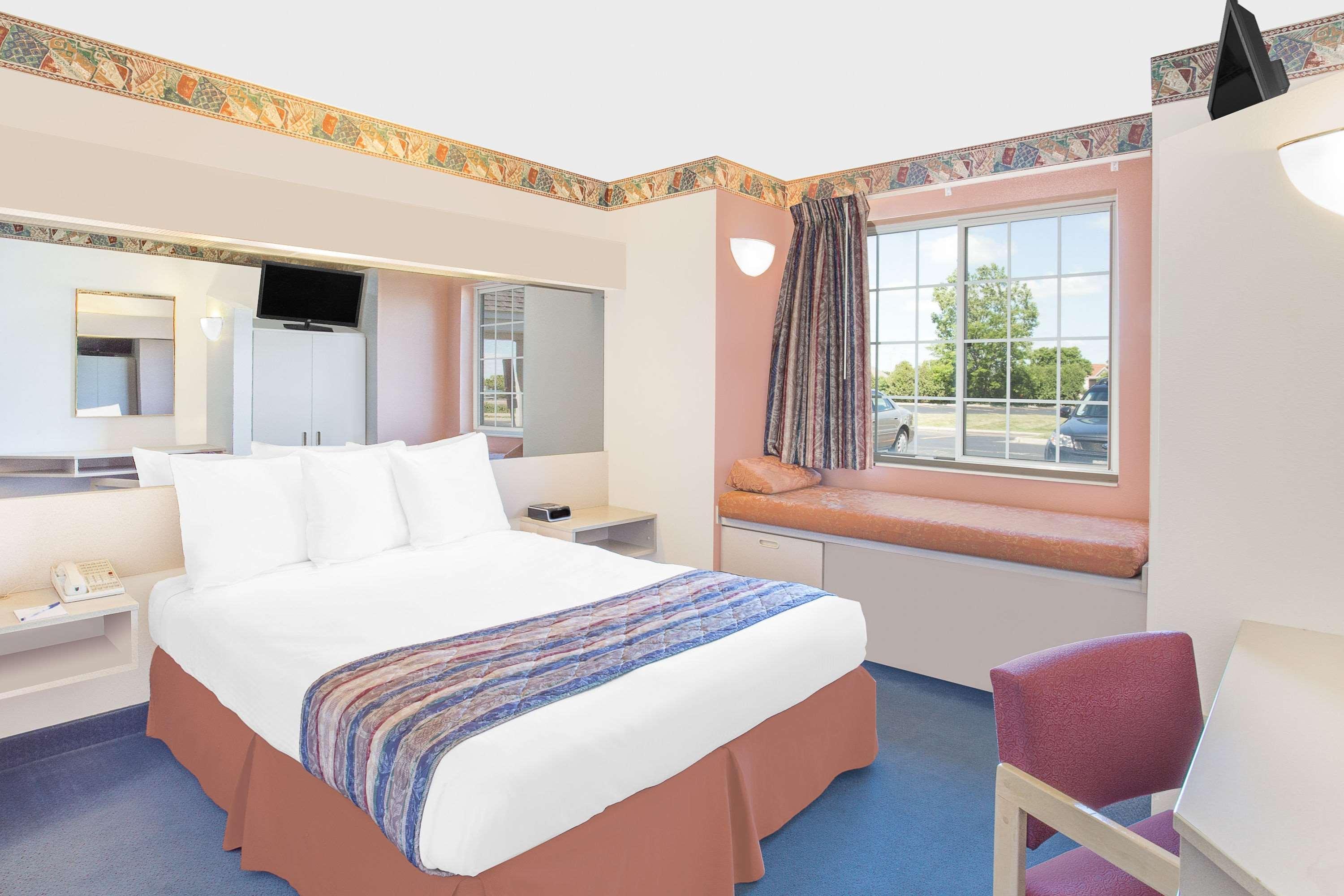 Microtel Inn & Suites By Wyndham Fond Du Lac Zewnętrze zdjęcie