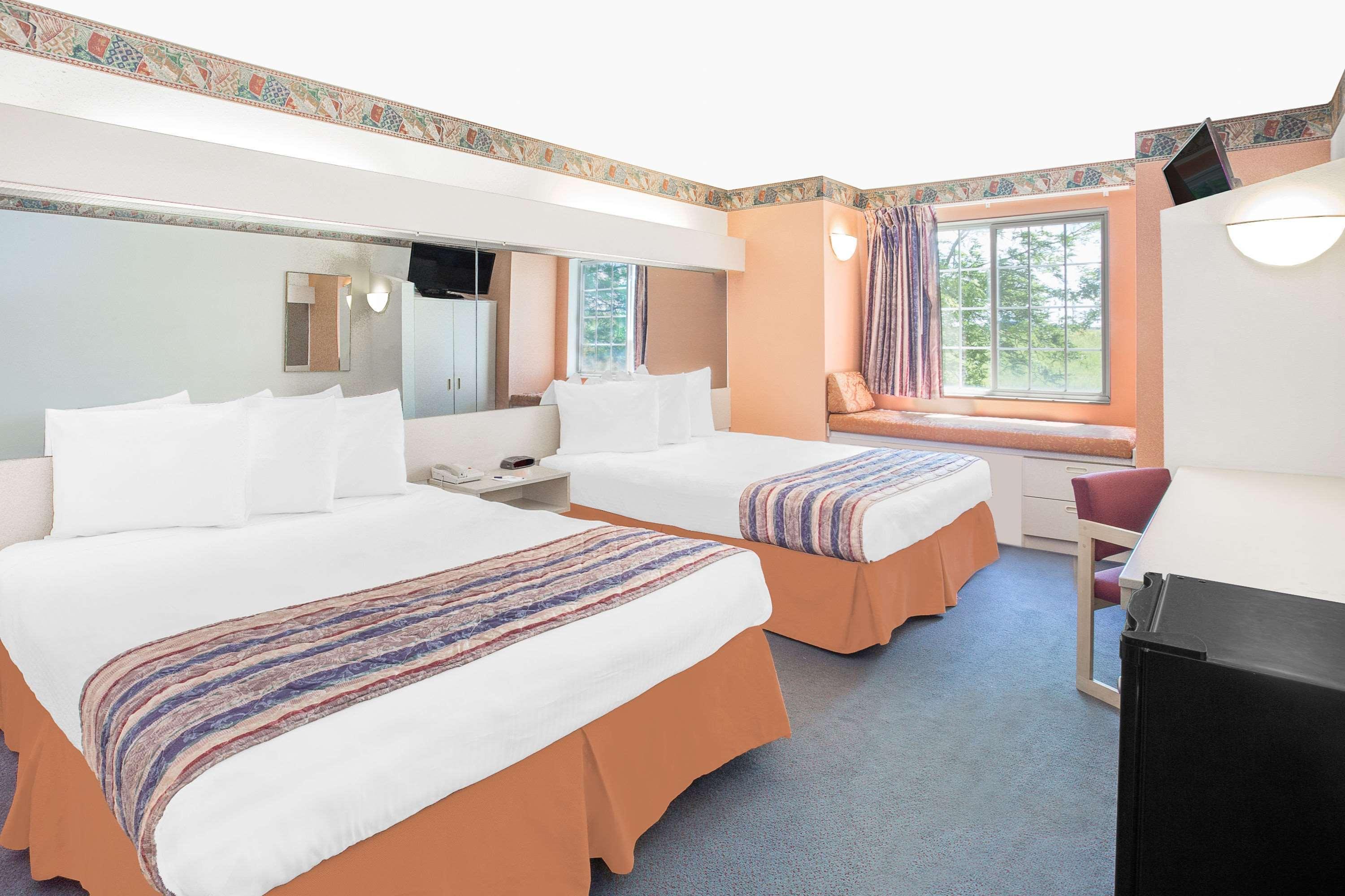 Microtel Inn & Suites By Wyndham Fond Du Lac Zewnętrze zdjęcie